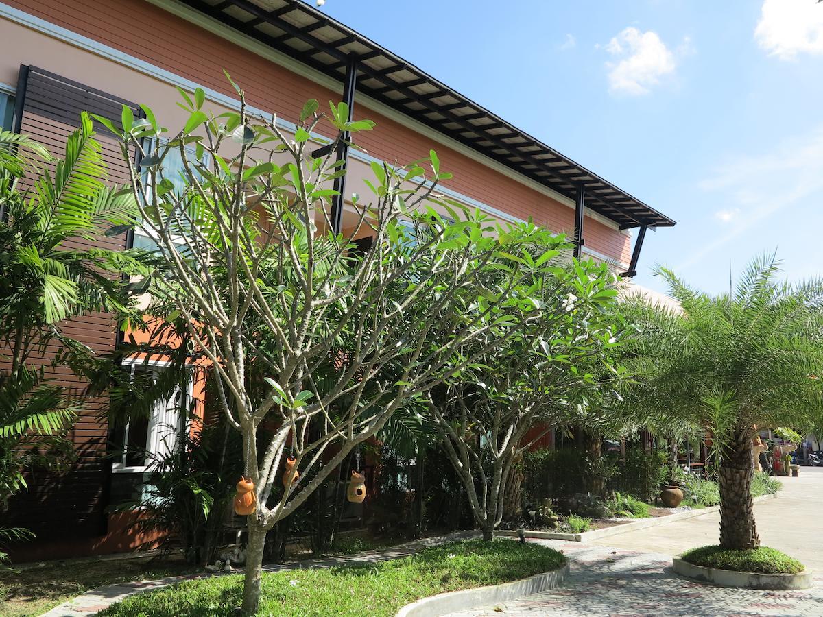 City Park Hotel Phatthalung Exterior foto